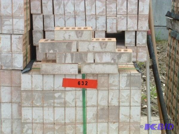 SILVER ASPEN MODULAR FACEBRICK APPROX 530 PCS...
