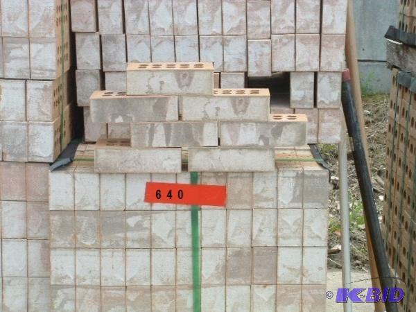 SILVER ASPEN MODULAR FACEBRICK APPROX 318 PCS...