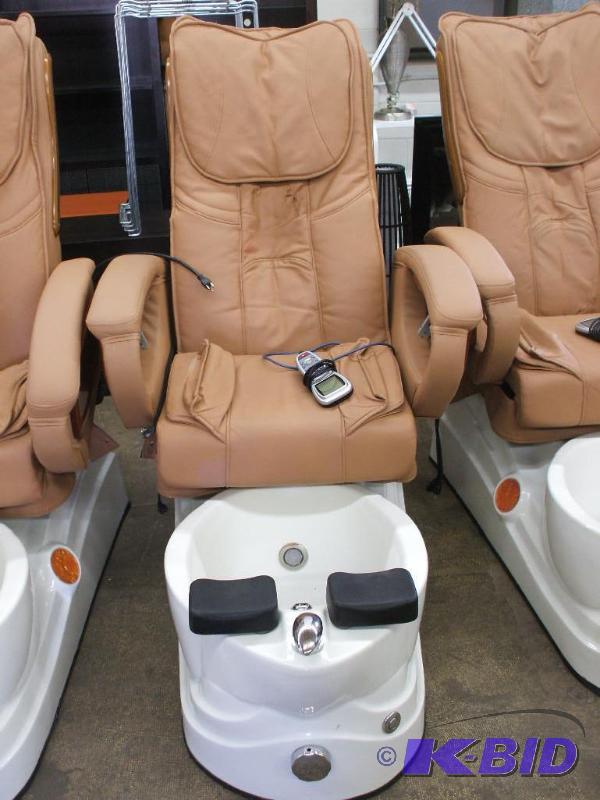 lot 2 image: Pedicure Chair