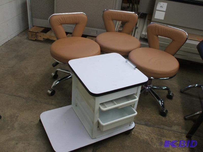 lot 20 image: Pedicure Equipment