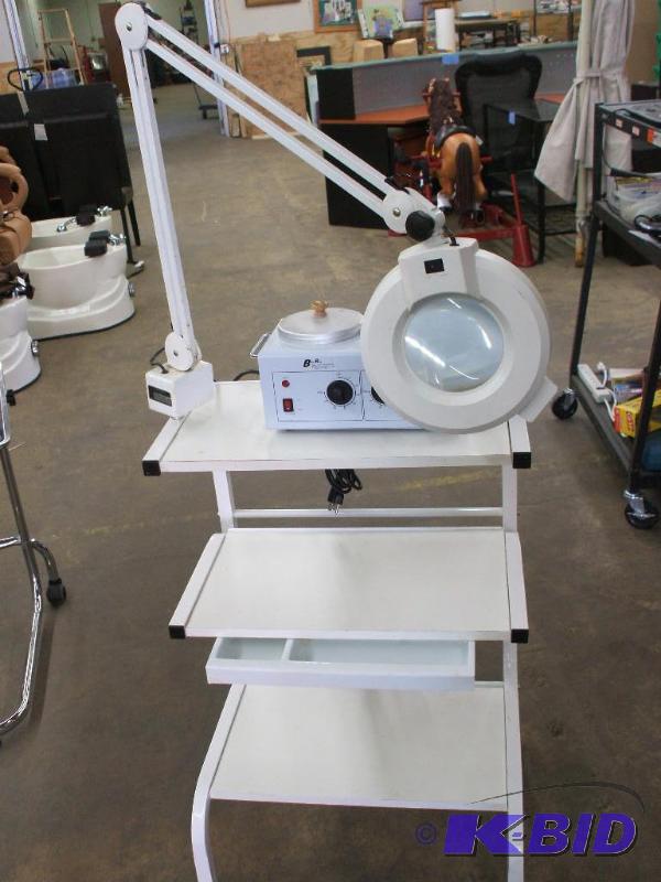 lot 26 image: Portable Work Station