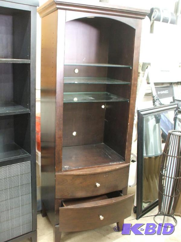 lot 8 image: Cabinet