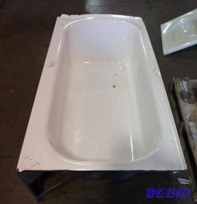 lot 45 image: Porcelain on steel Maui Deep Soaker Tub  15&...
