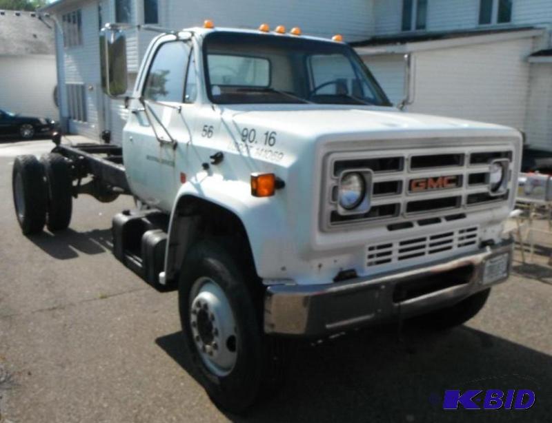 lot 1 image: Year 1984 Make GMC Model Topkick Vehicle T...