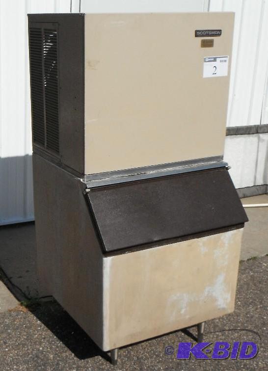 lot 10 image: Scotsman HTB350 Commercial Ice Machine CM500A...