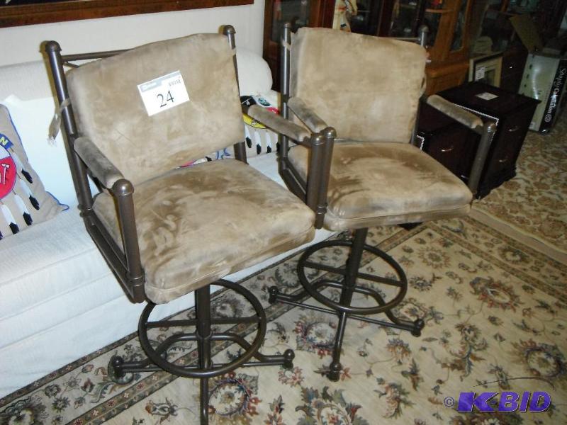 lot 24 image: Tempo Industries Chairs with Armrests ...