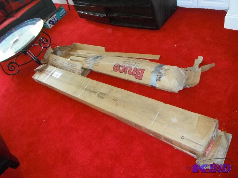 lot 36 image: Bruce 34&quotx2 14" Oak Plank Floorin...