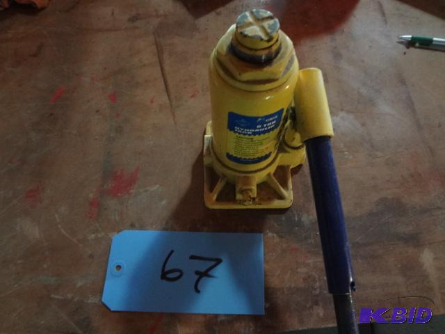 Cummins 6ton Bottle jack...