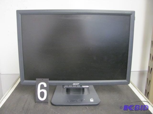 lot 6 image: Acer al2016w 20" LCD monitor. This unit ...