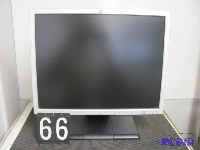 lot 66 image: HP LP2065 20" LCD monitor. This unit is ...