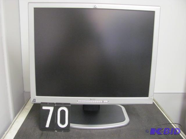 lot 70 image: HP 2035 20" LCD monitor. This unit is te...