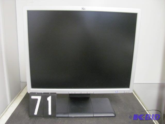 lot 71 image: HP 2065 20" LCD monitor. This unit is te...