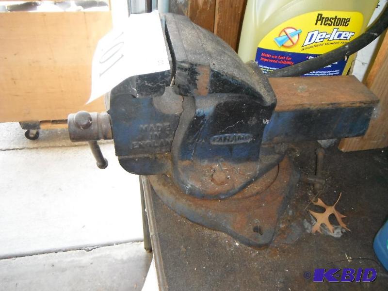 lot 101 image: Table Vise...