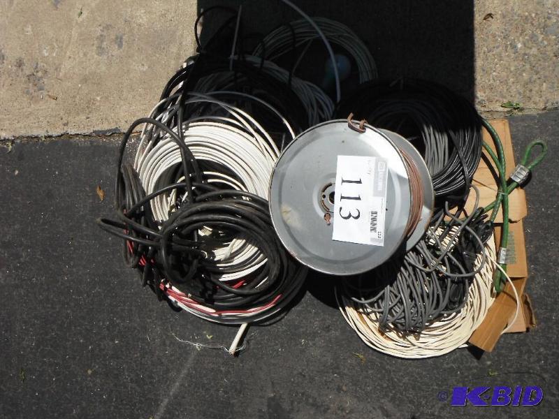 lot 113 image: An assortment of various wires...