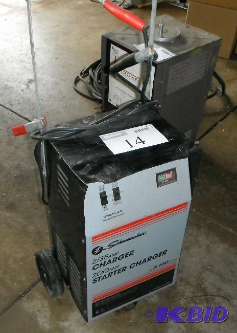 lot 14 image: Schumacher Model# SE-2352, 235 AMP Charger, ...