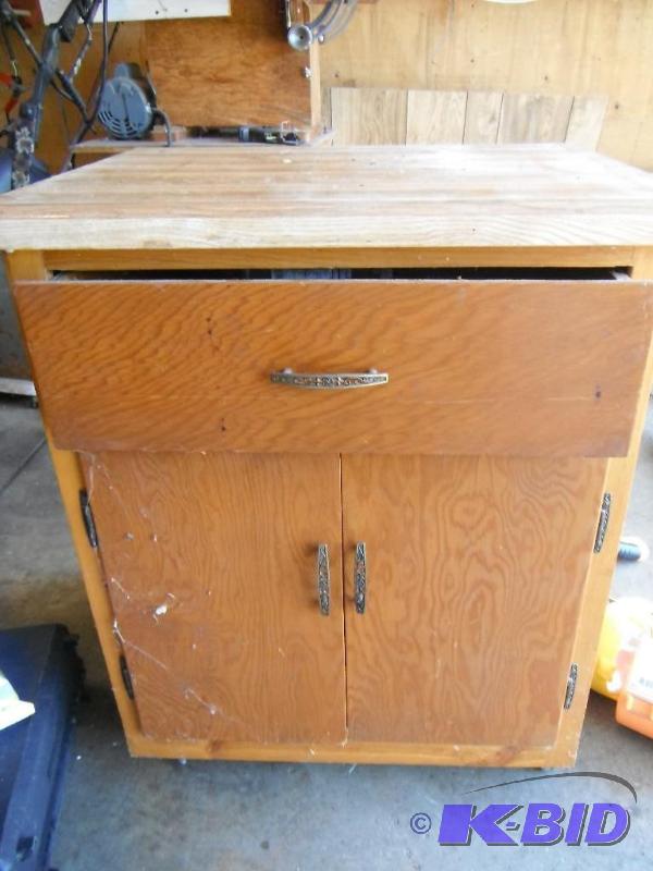 lot 148 image: 21&quotx26&quotx32" Wooden Drawer...