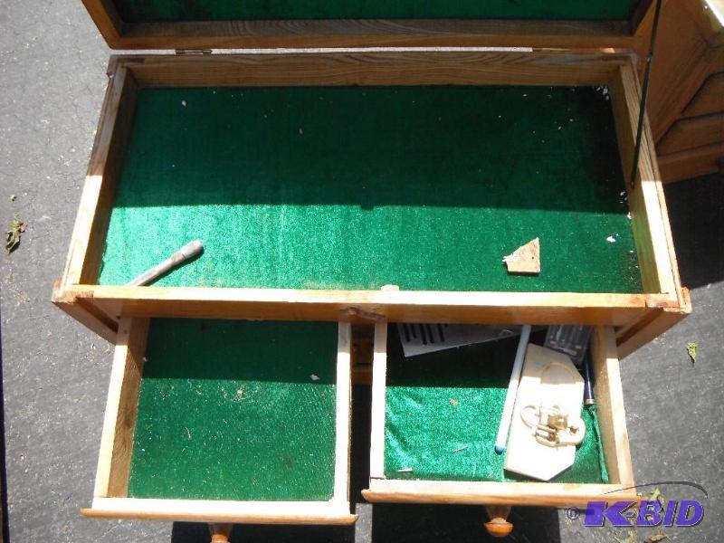 lot 190 image: 11&quotx22&quotx13" Wooden Box with Dr...