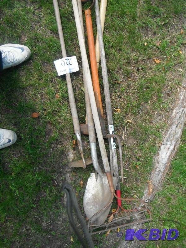 lot 220 image: 1 Pitch Fork, 1 Shovel, 1 Sledge Hammer, 1 Ra...