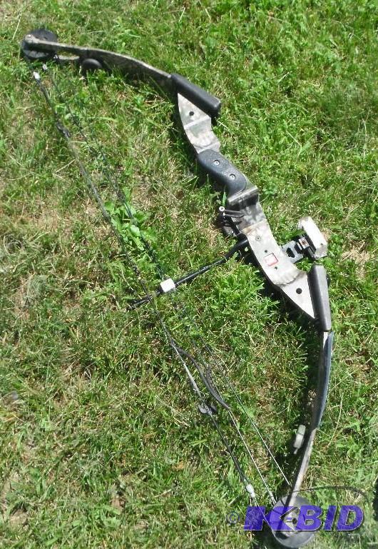 lot 242 image: PSE Compound Bow...