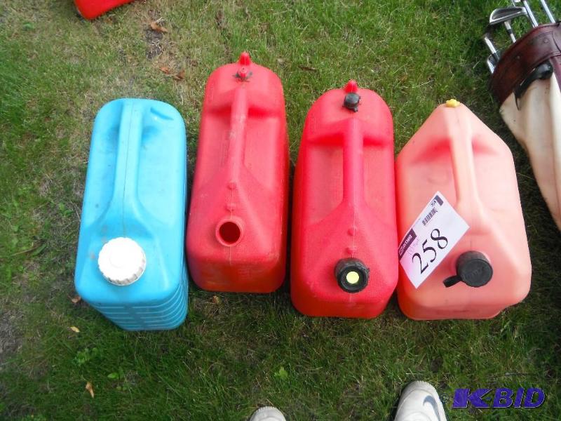 lot 258 image: 4, 5 Gallon Gas Cans...