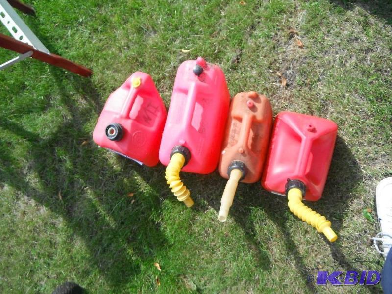 lot 260 image: 4 1-2 Gallon Gas Cans...
