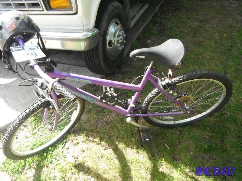 lot 269 image: Accelerate Bicycle ...