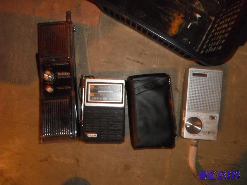 lot 315 image: Lot of (4) Including (1) Holiday Two-Way Tra...