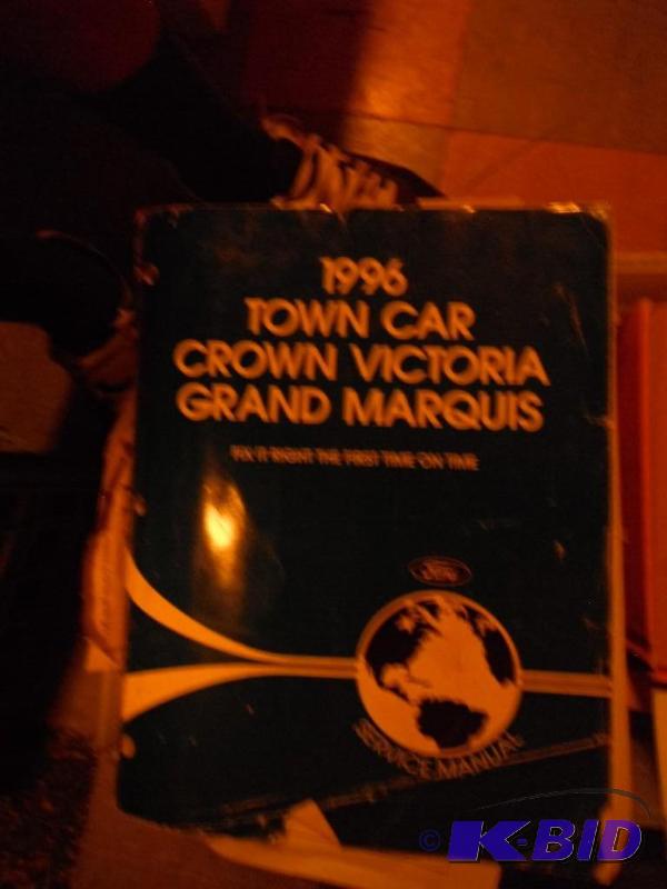 lot 367 image: Collection of Auto Repair Manuals ...