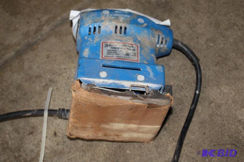 lot 64 image: Drill Master Hand Orbital Sander 120V60Hz, 1...
