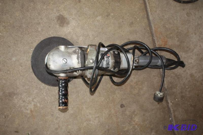 lot 72 image: Black & Decker 7" Heavy Duty Automot...