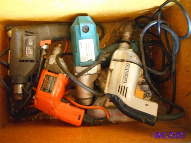 lot 86 image: Drawer Lot with various items including 12&q...