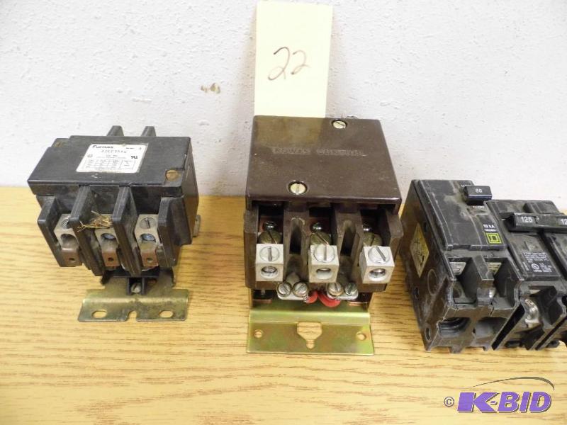 lot 22 image: Assorted Breakers