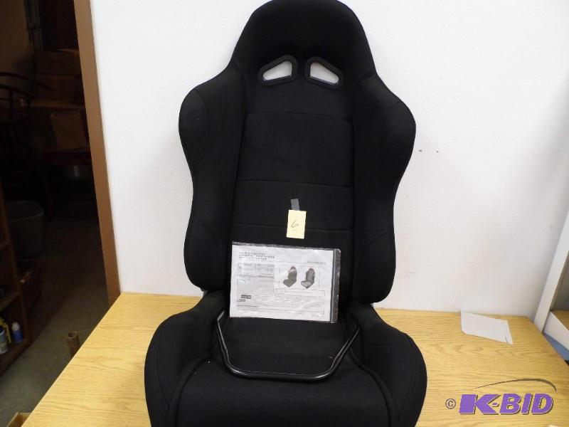 lot 28 image: New Garage Pro Bucket Seat