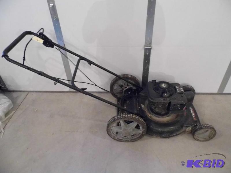 lot 4 image: Murray Lawnmower