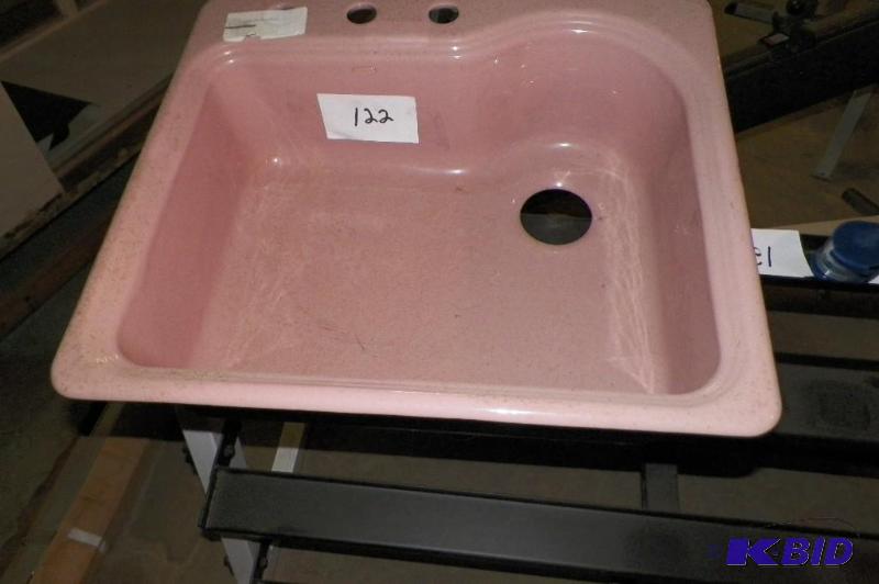 lot 122 image: Kohler K-5802-3 22
