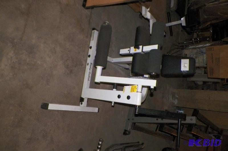 lot 128 image: Body Solid Leg machine