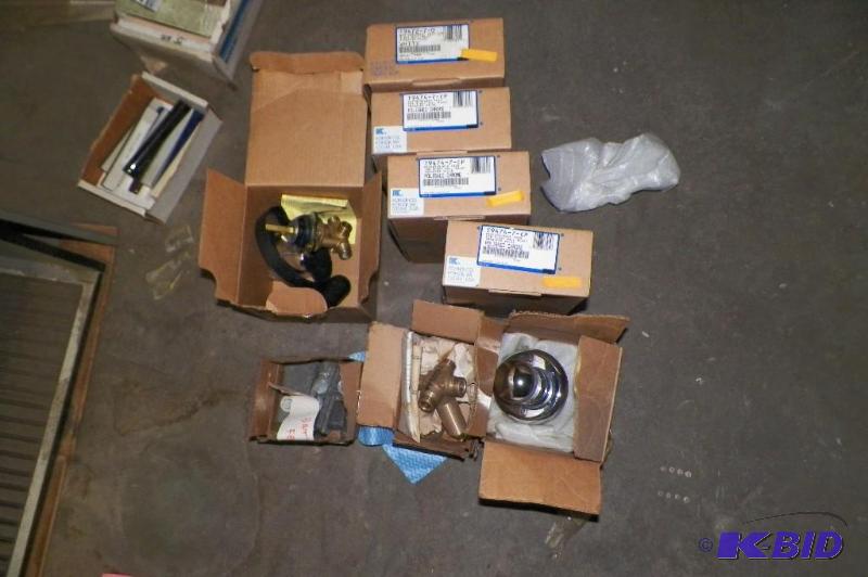 lot 137 image: Kohler Master Shower Wall mount 3 way Transfer Valve, Tub feet and Trim