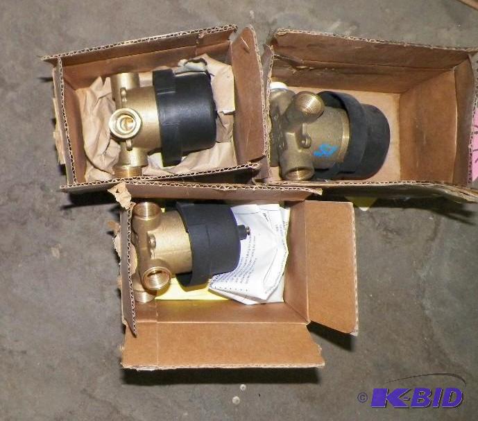 lot 139 image: Kohler 3405-KNA Master Shower Wall mount 3 way transfer valves