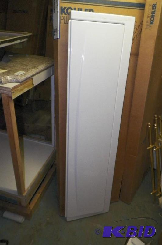 lot 144 image: Kohler 5 foot Bath Apron
