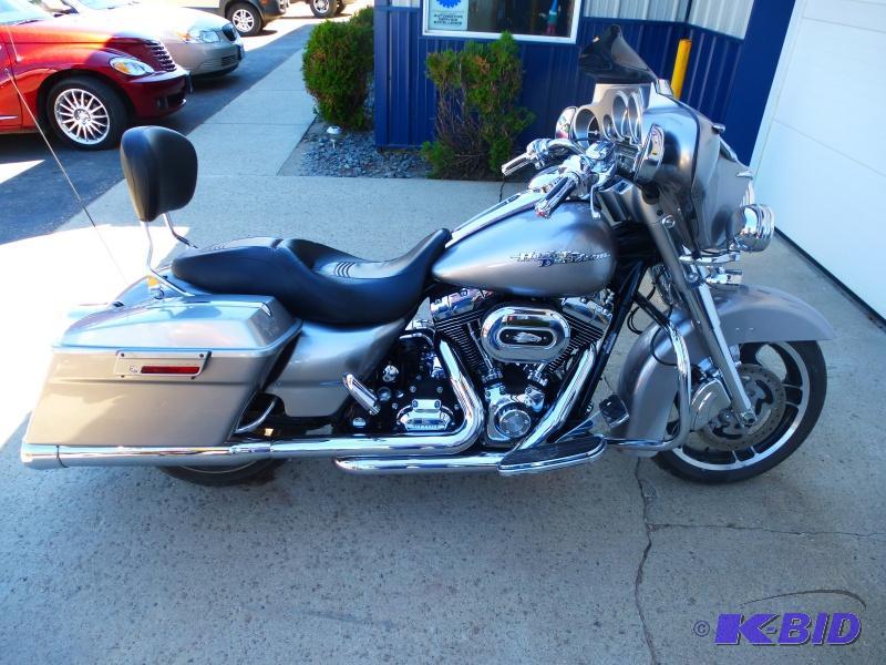 2009 Harley Davidson FLHX Has 96 cu Twin Cam...