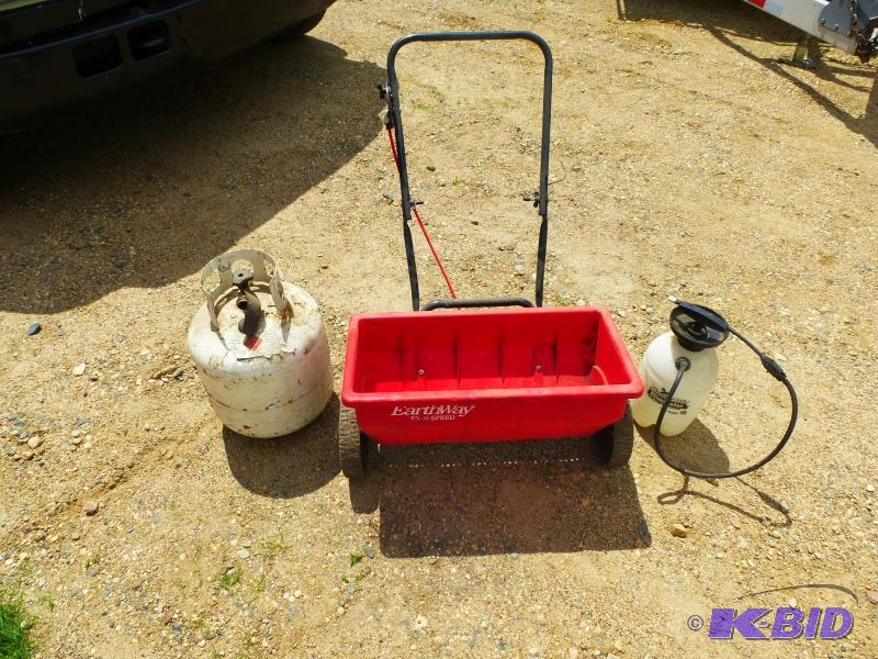 Lawn spreader, LP tank, Hand sprayer All 3 o...