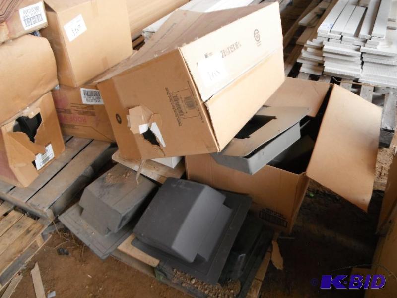2 Boxes 17 pieces of Plastic Slant-Back Roof ...