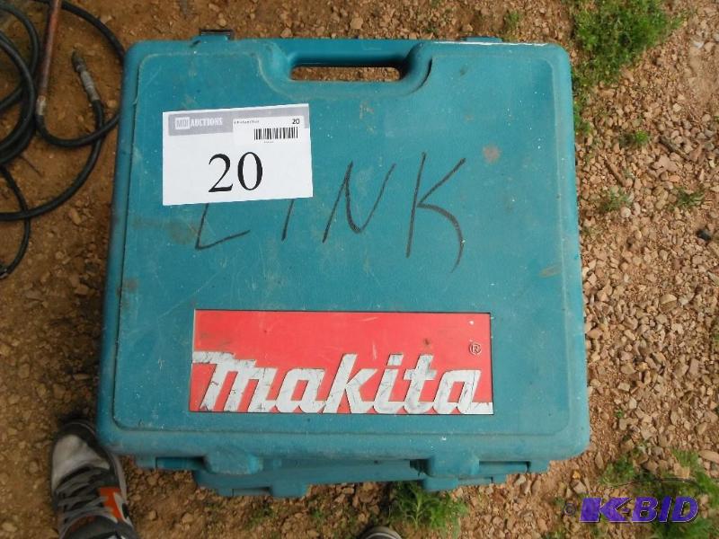 Makita 6347D Drill and Makita DC1804 T Batter...