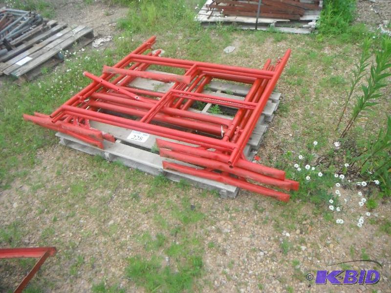 Pallet Lot of Scaffolding Ends....