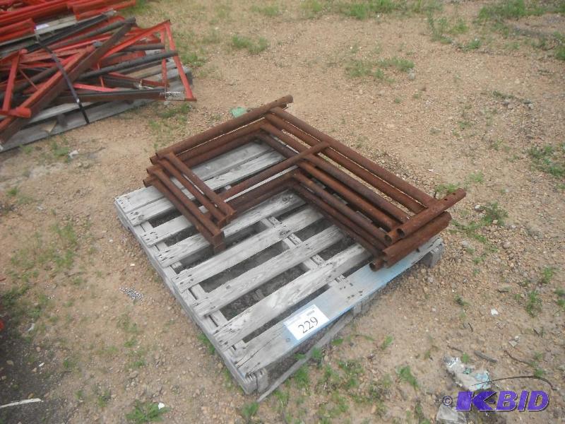 Pallet Lot of Scaffolding Toppers....
