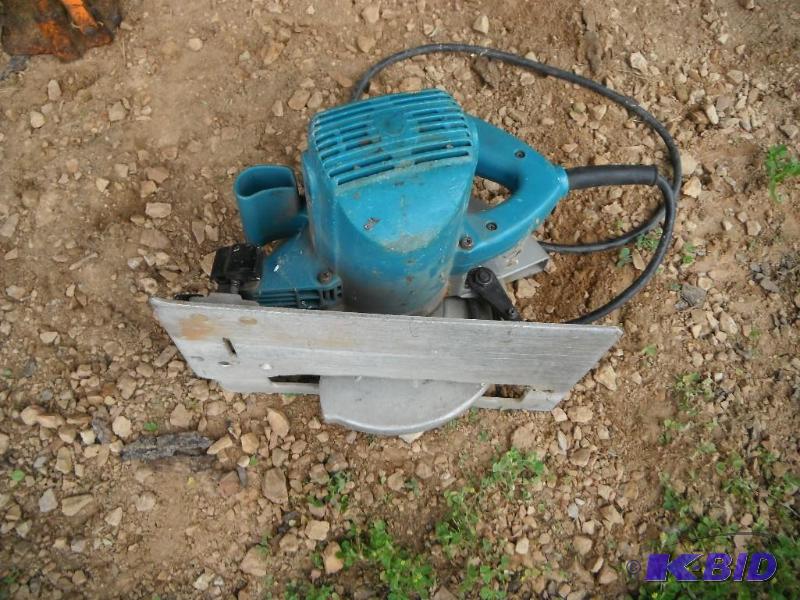 Makita Circular Saw Model 5007NB, 115V ACDC,...