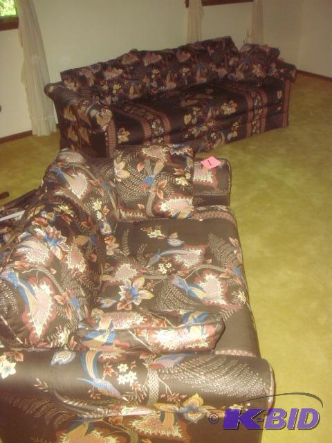Sofa and love seat combo.. VERY NICE SHAPE. H...