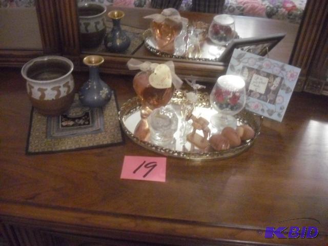 Misc. Bureau top items.. See pictures....