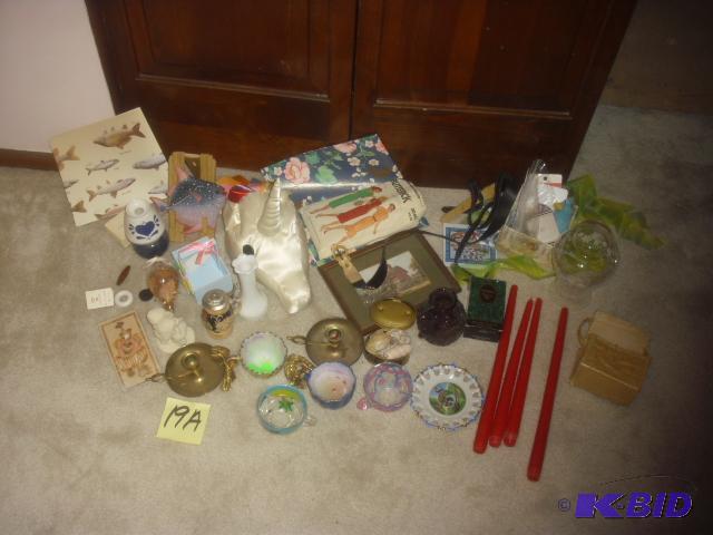 Misc. decorative items as pictured...