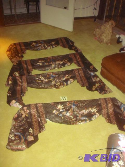 4 Valances that match sofa love seat in lot 1...